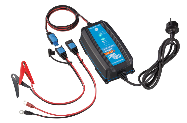 Battery Charger | Victron | Blue Smart IP65 Charger 12V / 15A + DC connector